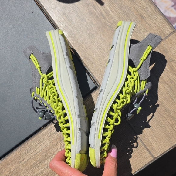 Keen Women's Shoes in Gray and Neon Green - Picture 6 of 8